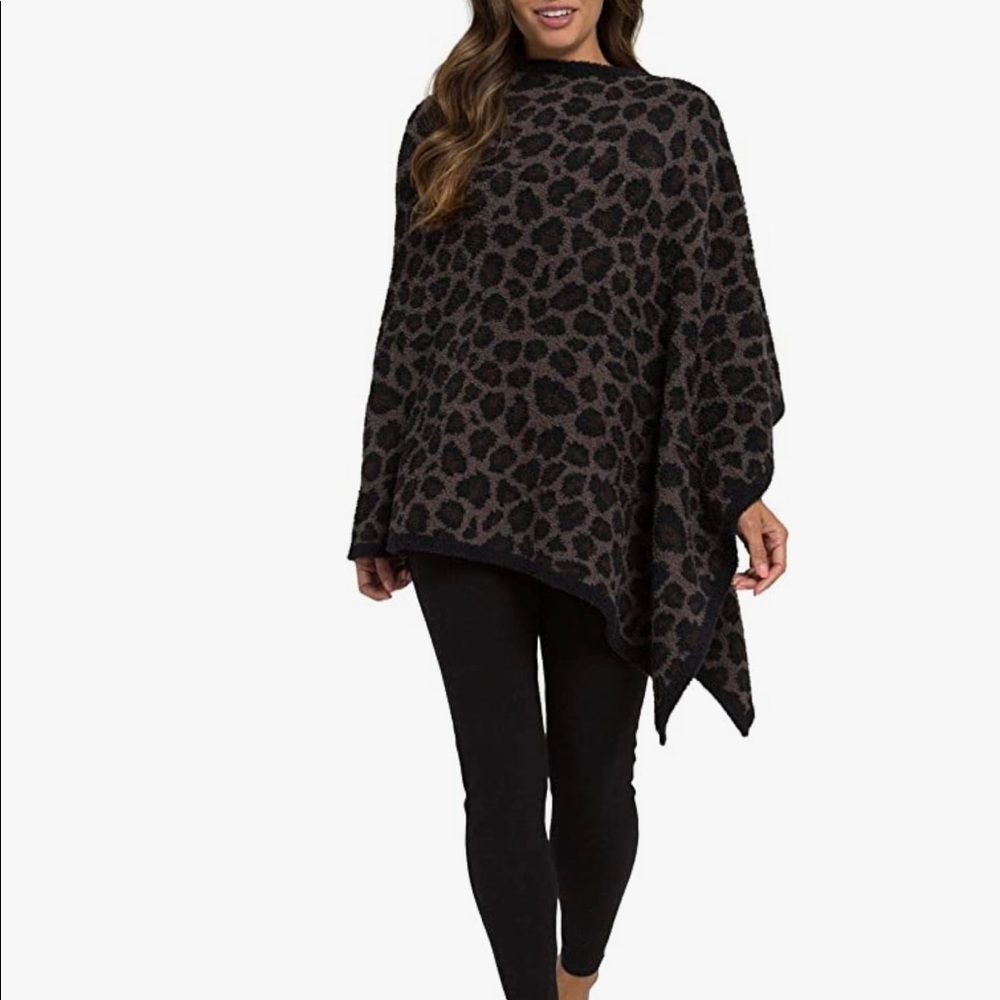 New- Never Worn- Barefoot Dreams Poncho- one size fits all